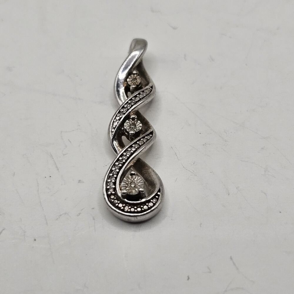 Sterling Silver 925 Diamond Chip Twist Pendant